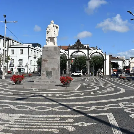 Happy House * Ponta Delgada (Sao Miguel)