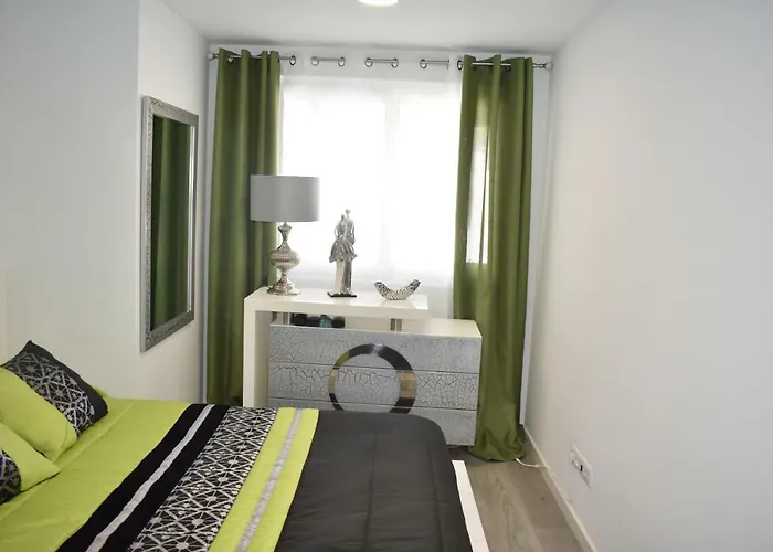 Happy House * Ponta Delgada (Sao Miguel)